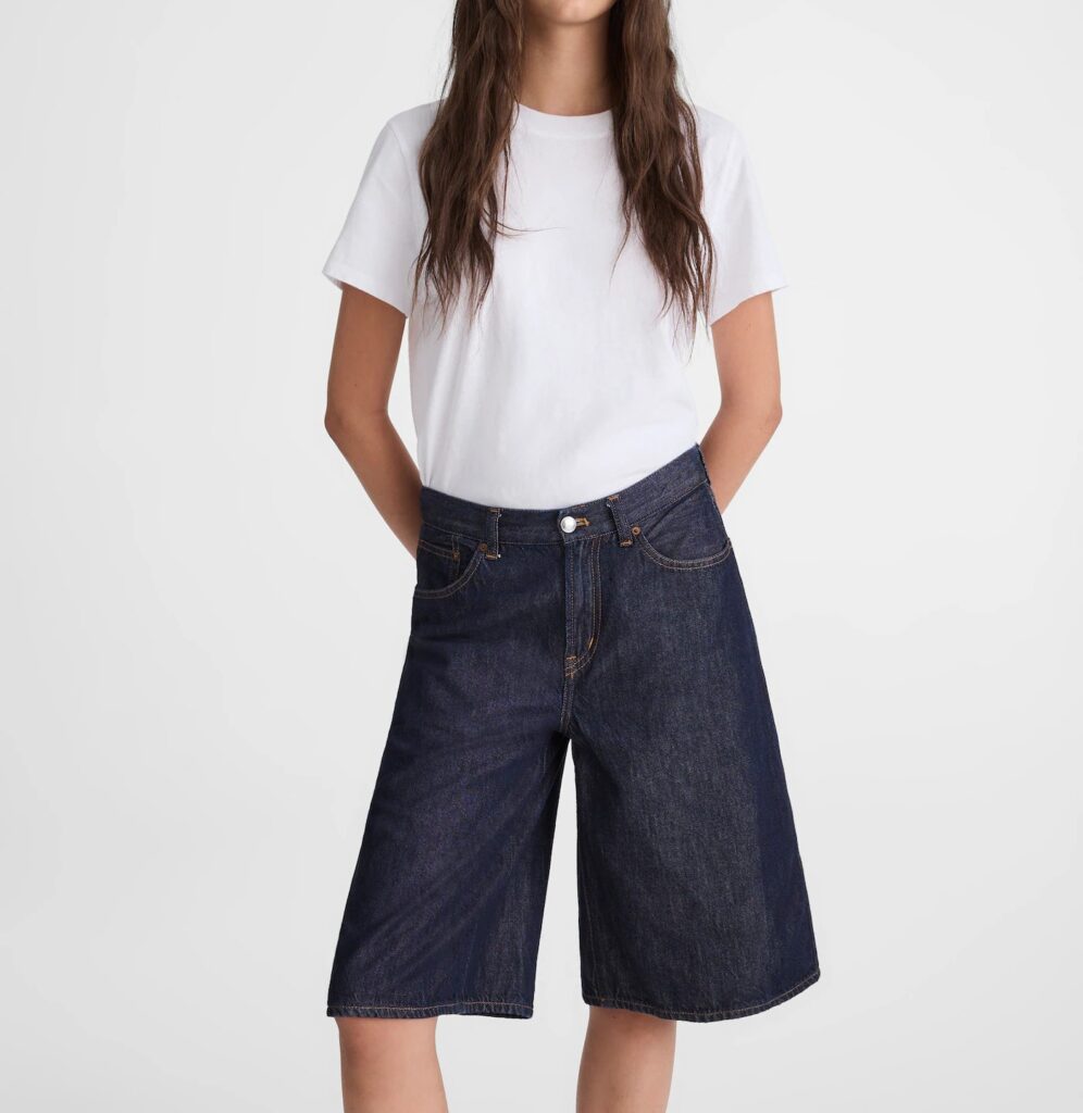 The V-Waist Bermuda Short